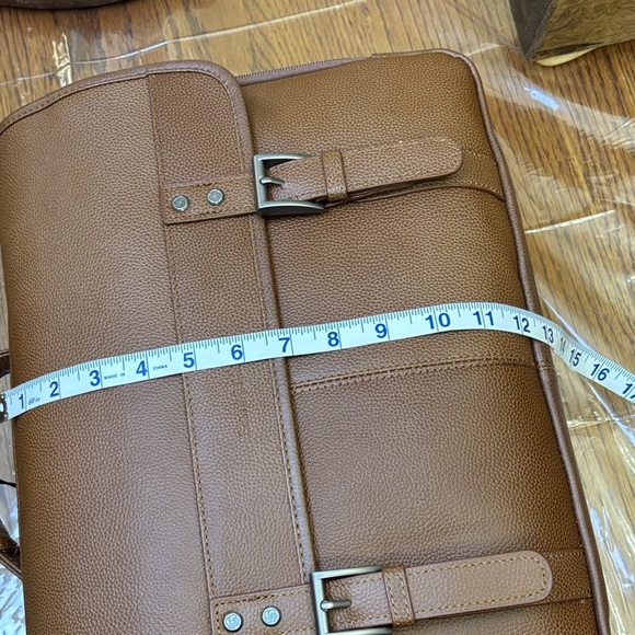 Samsonite cognac flap over Leather Messenger Bag - Picture 8 of 12